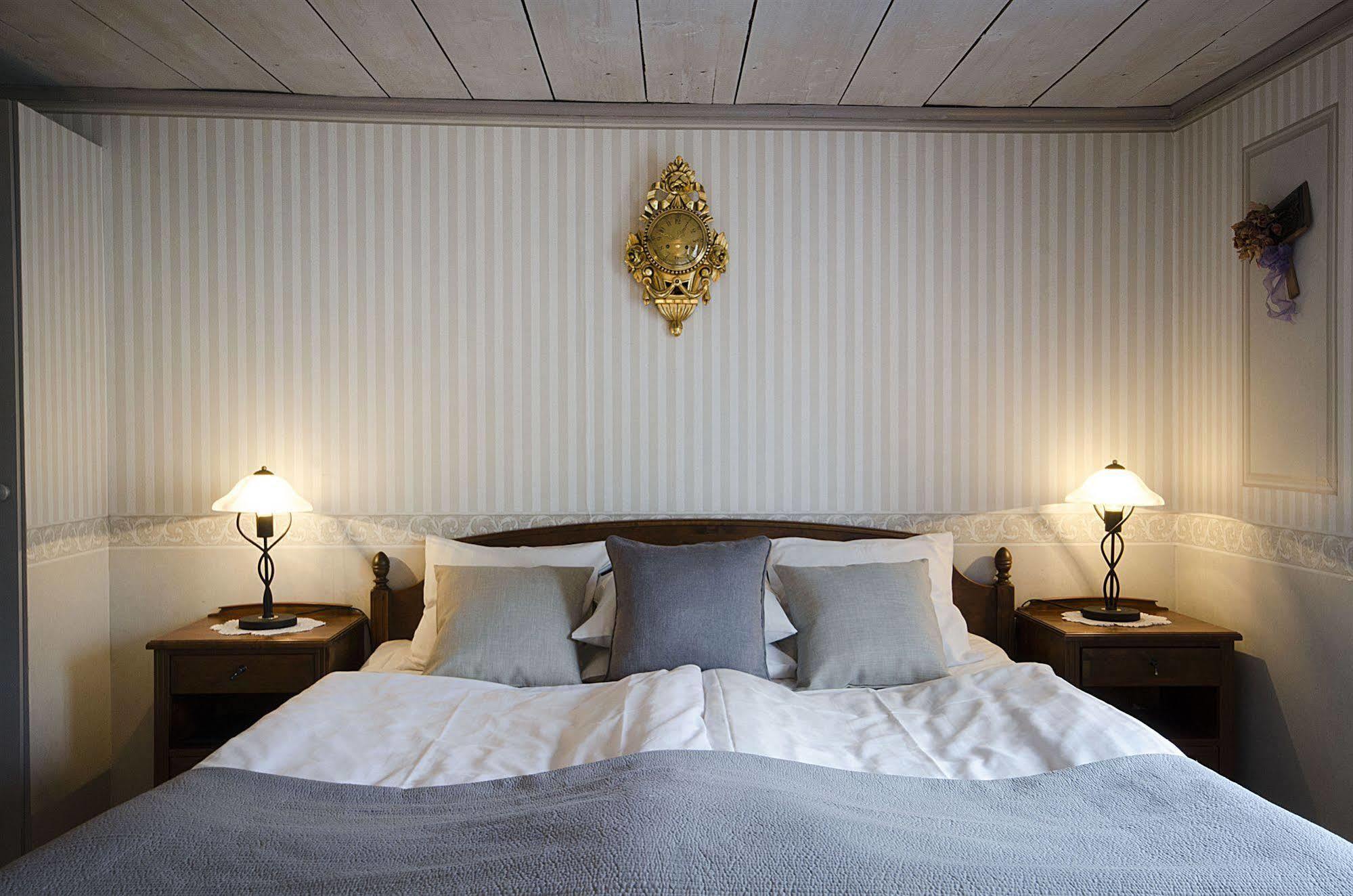 Hotel Amalias Hus Gränna エクステリア 写真